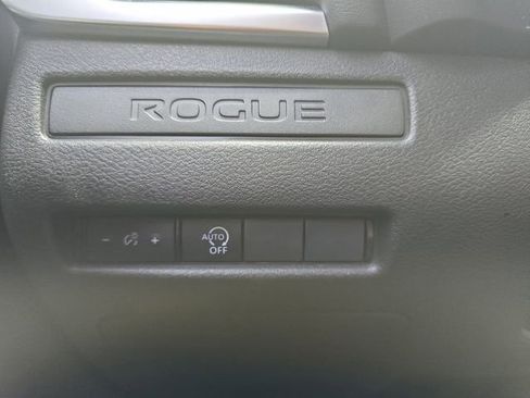 Used 2023 Nissan Rogue S image 10