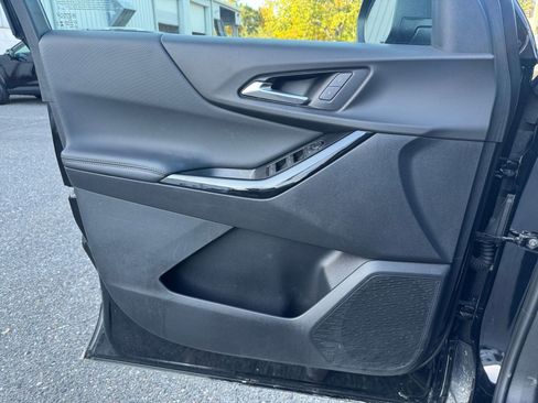 Used 2025 Chevrolet Equinox LT image 20