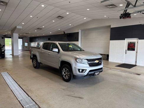 Used 2017 Chevrolet Colorado Z71 AWD/4WD image 1