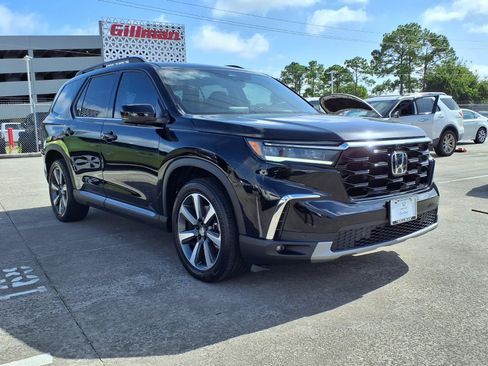 Used 2025 Honda Pilot Elite image 2
