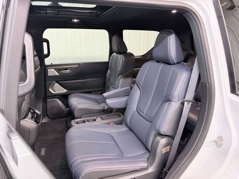 New 2026 INFINITI QX80 4WD image 36