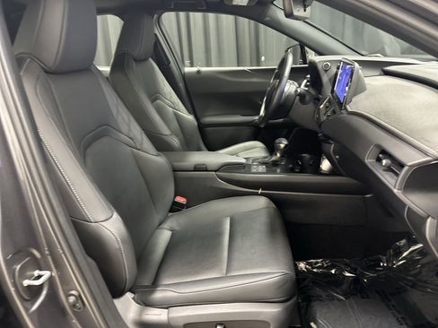 Used 2023 Lexus UX 250h AWD w/ Accessory Package (Z2) image 33