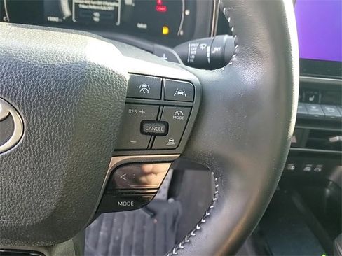 Used 2025 Toyota Camry SE image 14