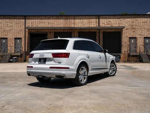 Used 2018 Audi Q7 3.0T Prestige w/ Prestige Package AWD/4WD image 2
