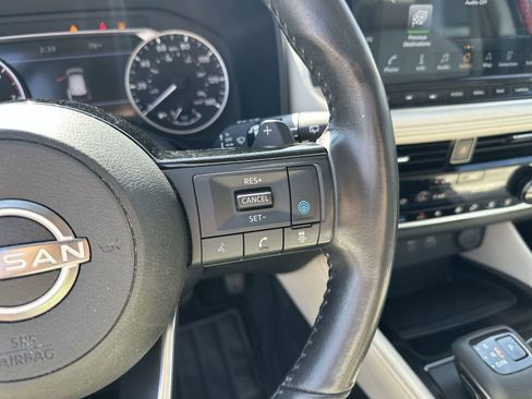 Used 2022 Nissan Rogue SL w/ SL Premium Package image 21