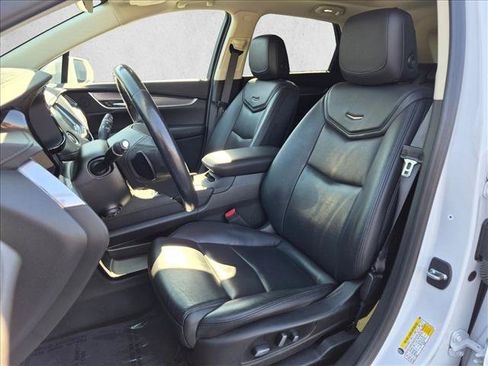 Used 2019 Cadillac XT5 Premium Luxury w/ Driver Assist Package FWD image 17