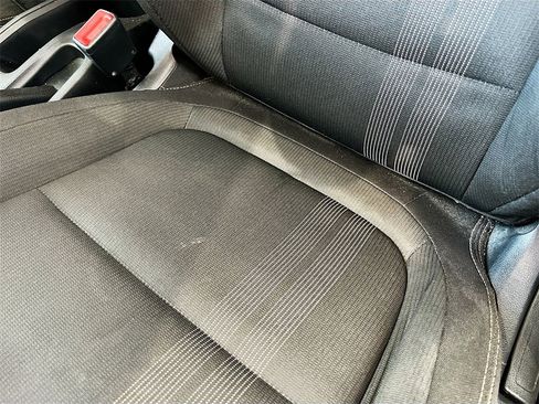 Used 2021 Hyundai Venue SE image 18