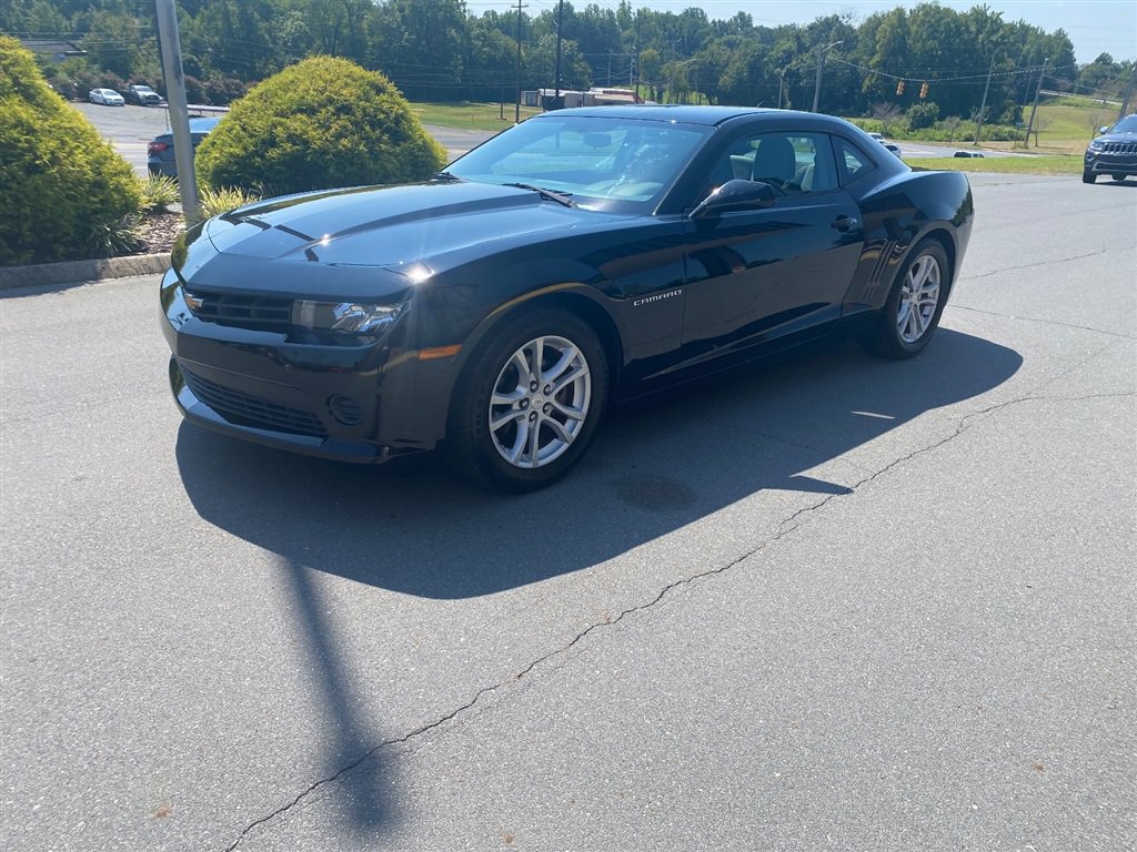 Used 2015 Chevrolet Camaro LS RWD image 3