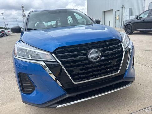 Used 2025 Nissan Kicks Play S FWD image 5