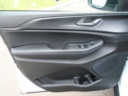 New 2025 Jeep Grand Cherokee L Laredo w/ Luxury Tech Group I image 6