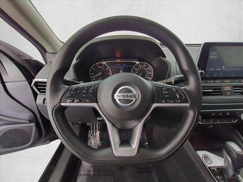Used 2020 Nissan Altima 2.5 S FWD image 30