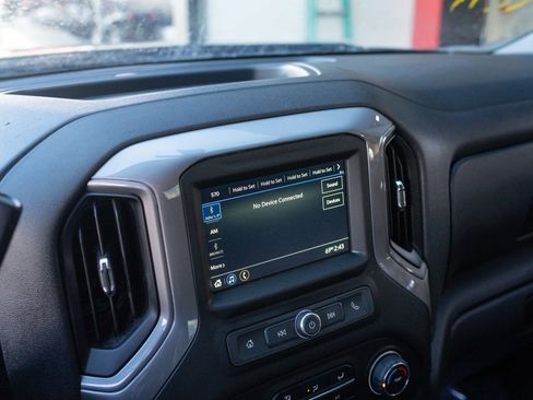 Used 2019 Chevrolet Silverado 1500 Custom Trail Boss AWD/4WD image 27