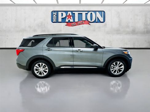 Used 2023 Ford Explorer XLT w/ Equipment Group 202A RWD image 8