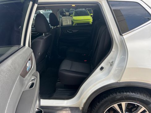 Used 2019 Nissan Rogue SV w/ Sun & Sound Touring Package image 25