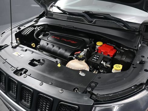 Used 2019 Jeep Compass Latitude AWD/4WD image 45