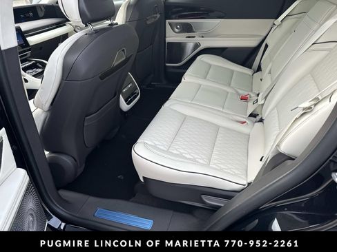 New 2026 Lincoln Nautilus Black Label w/ Jet Appearance Package AWD/4WD image 11