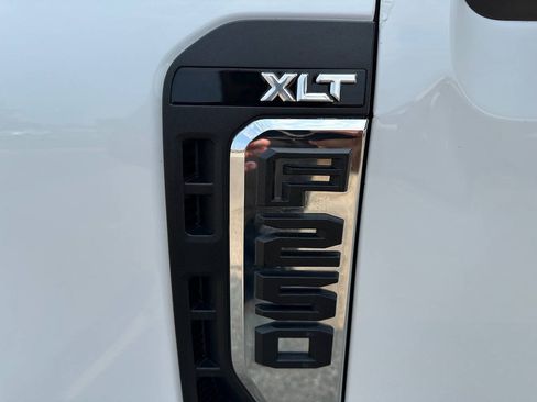 Used 2023 Ford F250 XLT w/ Snow Plow Prep Package AWD/4WD image 14