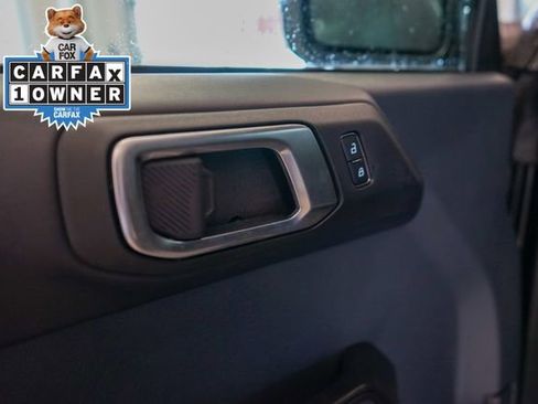 Used 2025 Ford Bronco Badlands image 20