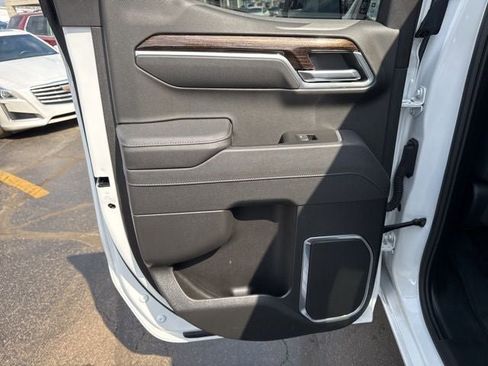 Used 2025 GMC Sierra 1500 Elevation AWD/4WD image 17