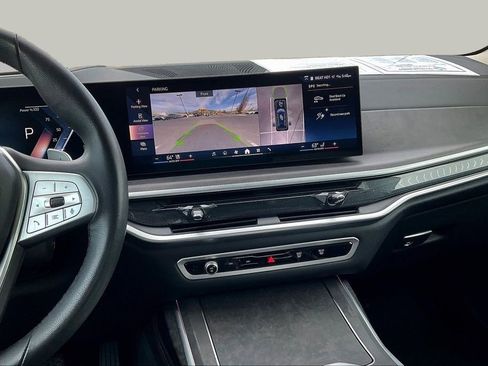 Used 2025 BMW X7 xDrive40i AWD/4WD image 9
