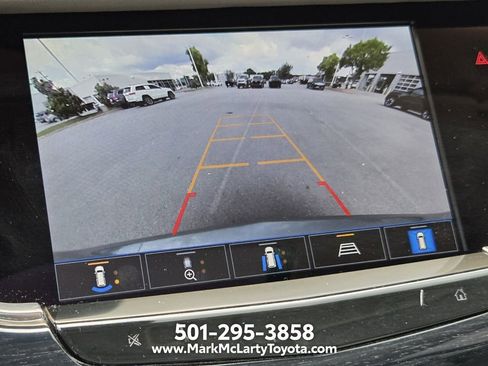 Used 2024 Cadillac XT6 Premium Luxury w/ Technology Package FWD image 22
