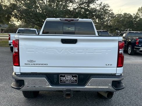 Used 2021 Chevrolet Silverado 2500 LTZ image 3