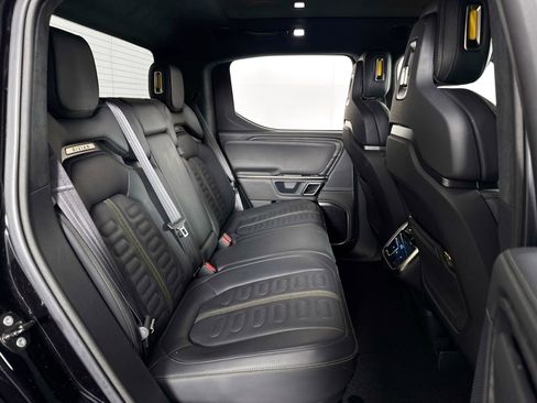 Used 2022 Rivian R1T Adventure image 32