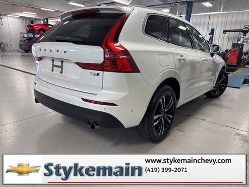 Used 2018 Volvo XC60 T6 Momentum w/ Convenience Package image 18