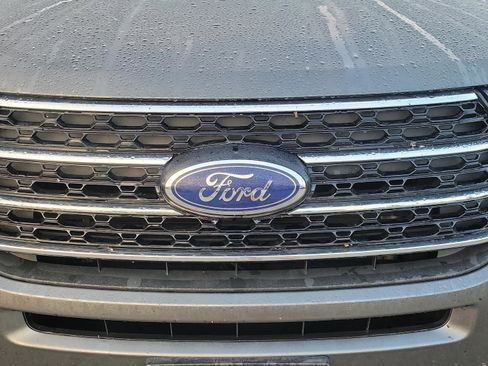 Used 2020 Ford Explorer XLT w/ Equipment Group 202A image 16