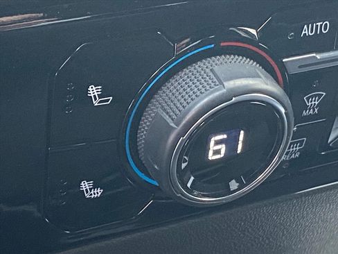 Used 2025 Chevrolet Silverado 1500 LT image 18