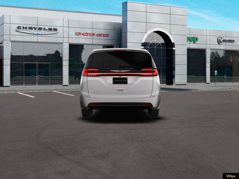 New 2026 Chrysler Pacifica Select image 4