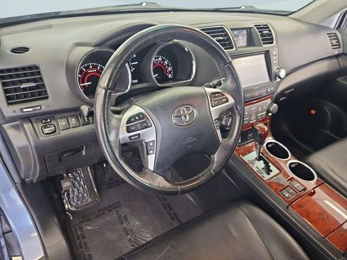 Used 2012 Toyota Highlander Limited w/ Tow Pkg AWD/4WD image 13