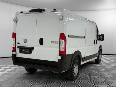 Used 2025 RAM ProMaster 2500 w/ Convenience Group FWD image 4
