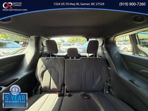 Used 2019 Chrysler Pacifica Touring Plus w/ S Appearance Package FWD image 26