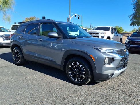 Used 2021 Chevrolet TrailBlazer LT w/ Convenience Package image 3