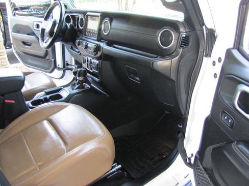 Used 2021 Jeep Wrangler Unlimited Sahara w/ Cold Weather Group image 23