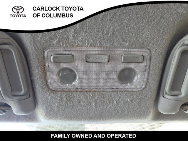 Used 2015 Toyota Yaris L FWD image 29