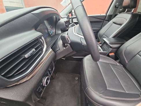 Used 2024 Ford Explorer Limited AWD/4WD image 12