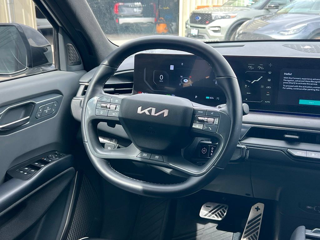 Certified 2024 Kia EV9 GT-Line AWD/4WD image 12