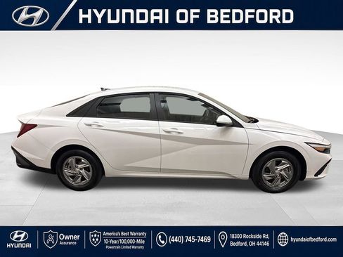 Certified 2026 Hyundai Elantra SE w/ Cargo Package FWD image 4