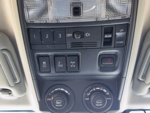 Used 2021 Toyota 4Runner Venture w/ Moonroof Package AWD/4WD image 27