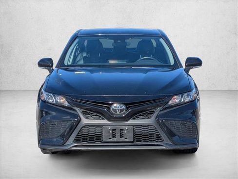 Used 2024 Toyota Camry SE image 2