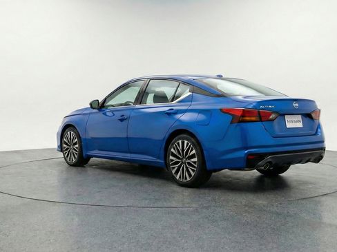 Used 2025 Nissan Altima 2.5 SV image 6