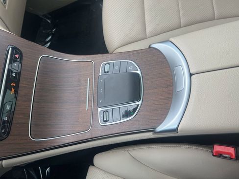 Used 2020 Mercedes-Benz GLC 300 4MATIC image 31