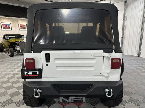 Used 1991 Jeep Wrangler S image 9