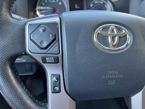 Used 2016 Toyota Tacoma SR5 RWD image 15