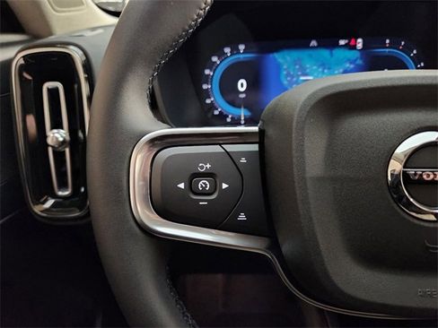 New 2025 Volvo XC40 B5 Core w/ Protection Package Premier image 28