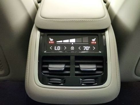 New 2026 Volvo XC90 T8 Ultra w/ Protection Package AWD/4WD image 33