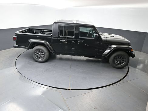 New 2026 Jeep Gladiator Sport AWD/4WD image 30