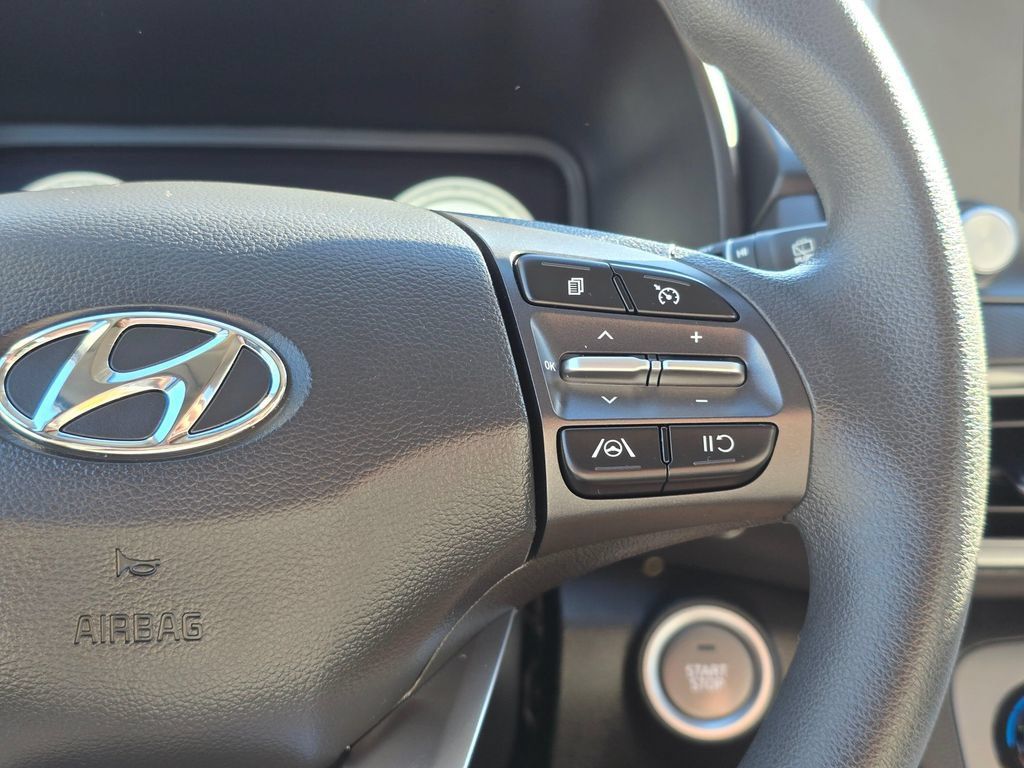 Used 2023 Hyundai Kona SE FWD image 24